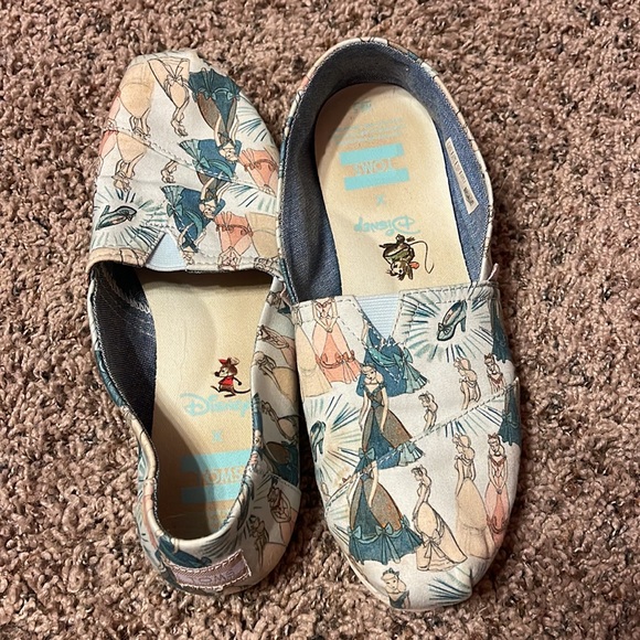 Disney Cinderella Toms - Picture 2 of 4